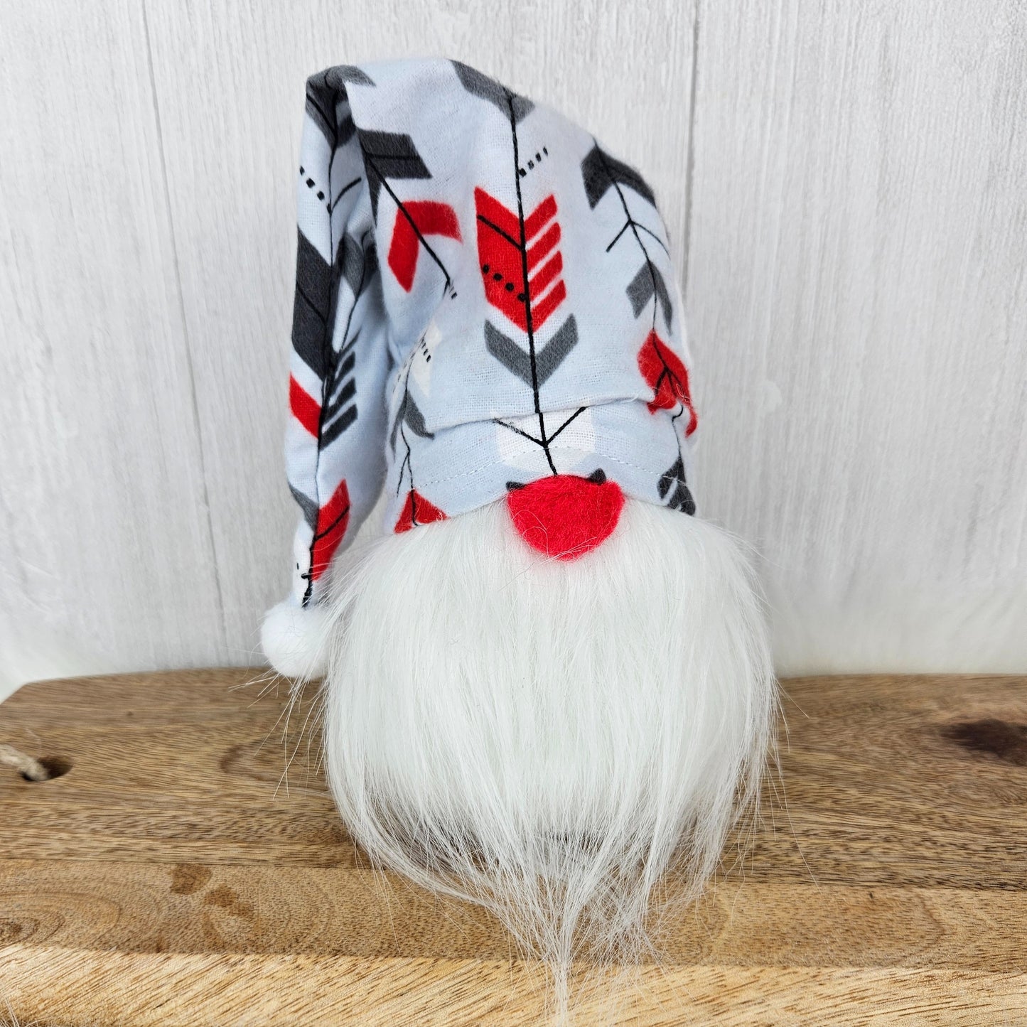 Gnome -grey/ red pattern