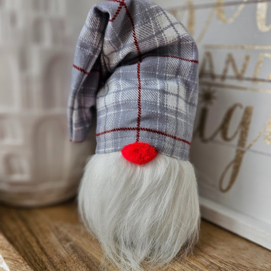 Gnome - grey/ white/ red plaid
